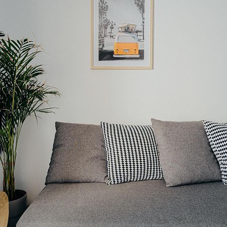 Charmante Maison Avec Jardin Sans Vis-A-Vis Saint-Fons Luaran gambar