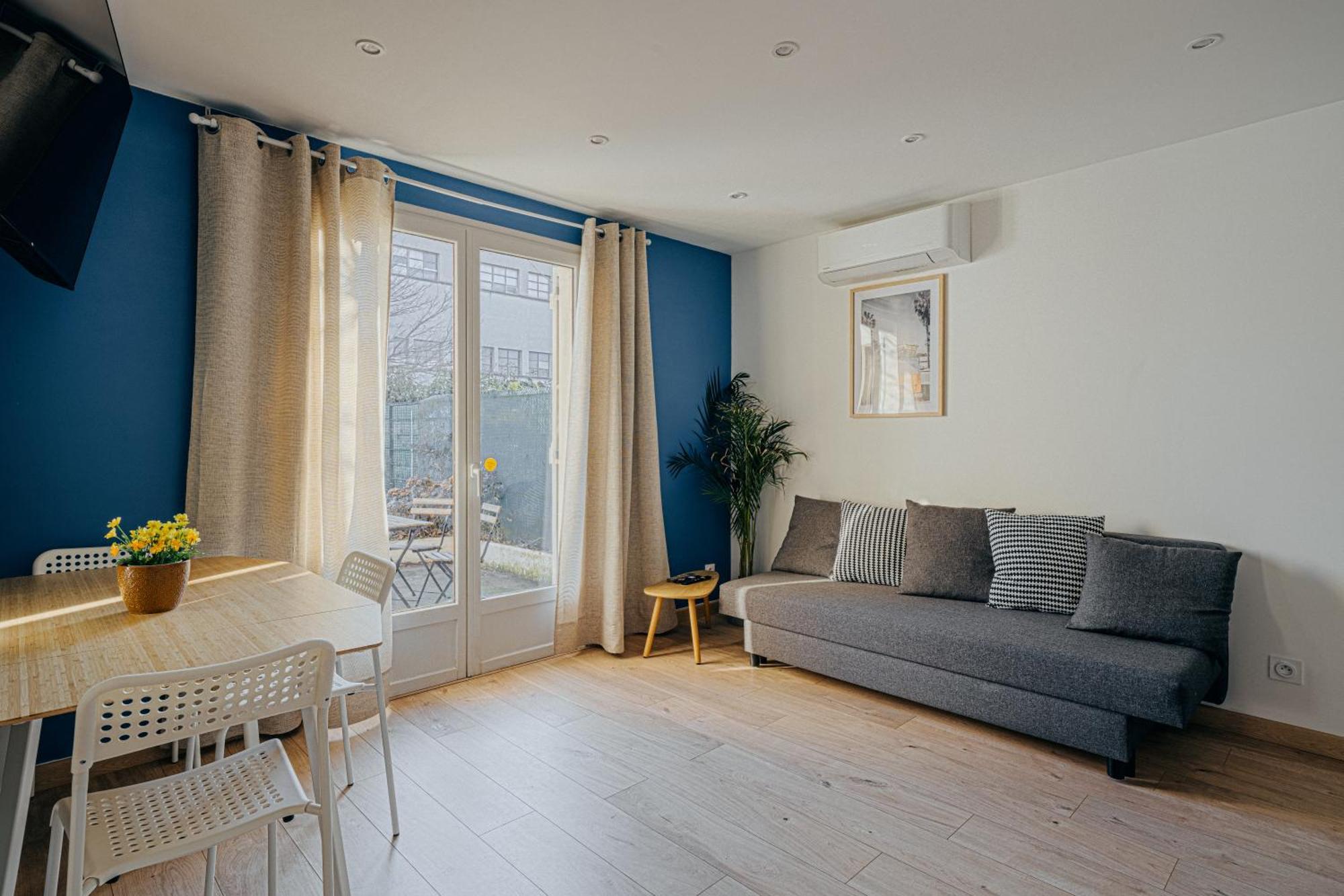 Charmante Maison Avec Jardin Sans Vis-A-Vis Saint-Fons Luaran gambar